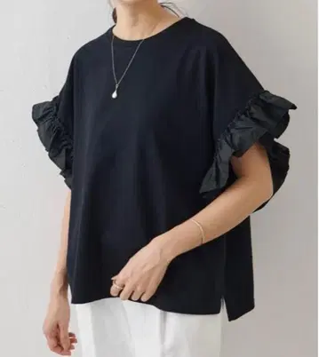 비어즐리 프릴 쓰리Tee 택 포함 새상품