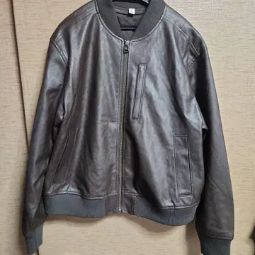 다크 브라운 봄버 자켓 gu