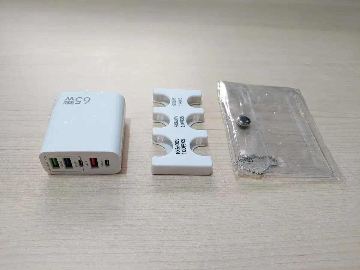 USB 5-port multi fast charger, Japanese coin case  #멀티충전기,#일본충전기,#미국충전기,#일본동전지갑 on Bunjang Global Site.