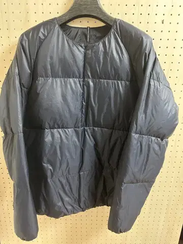 GOLDWIN LIFESTYLE 다운 스웨터 블랙