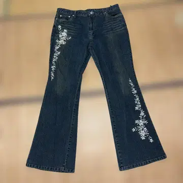 빅 사이즈 W88 플라워 자수 다크 블루 플레어 데님