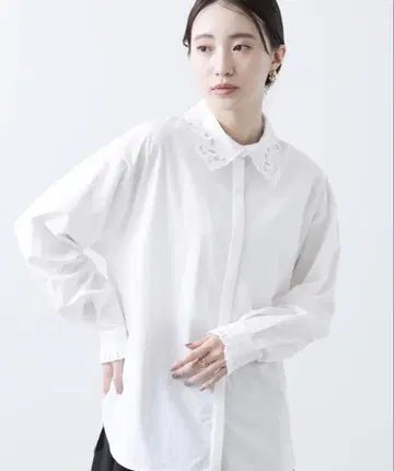 화이트 레이스 옷깃 긴팔 셔츠 38 M
