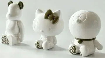 오사카 간사이 만박 일본관 한정판 피규어 3체 베어브릭 헬로키티 도라에몽