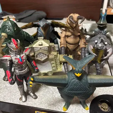 괴수 피규어 8개 세트