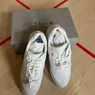 최종 가격 새상품 Chacott 화이트 스니커즈 25cm