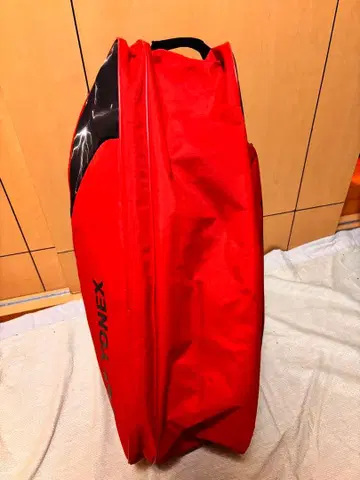YONEX 라켓 백 빨간색