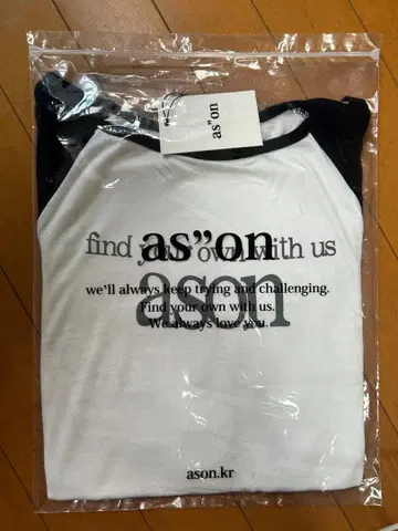 ason 롱 T셔츠 S 사이즈 새상품 미사용