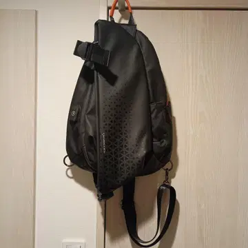 블랙 바디백