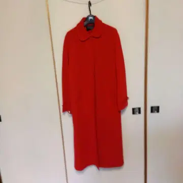 레드 라운드 칼라 롱 코트