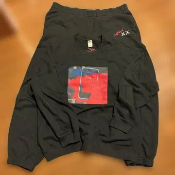 KAWS x UNIQLO 셋업