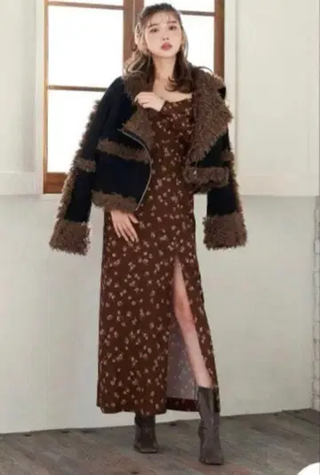 Darich 퍼 달린 숏 무스탕 코트