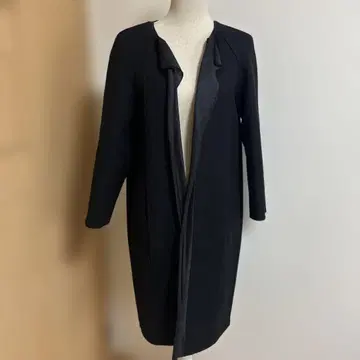 [ 새상품급 ] 드로어 카멜 울 케누키 코트 오버 사이즈 프릴 블랙 40