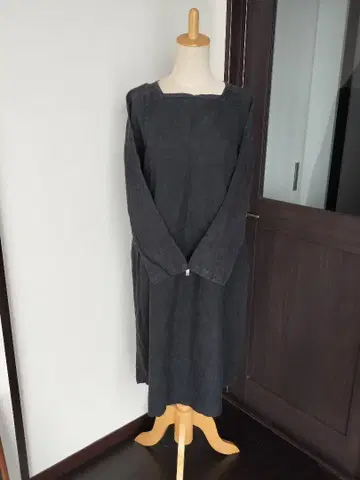 다크 그레이 긴팔 롱 원피스