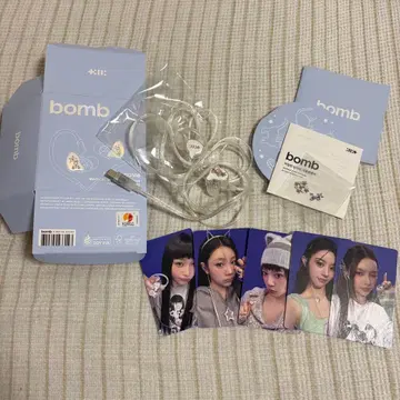 illit bomb 이어모니풍 이어폰