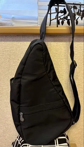 HEALTHY BACK BAG M 헬시백백 블랙