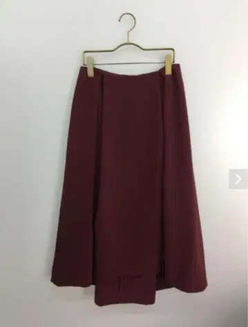 노블 보르도 플레어 스커트
