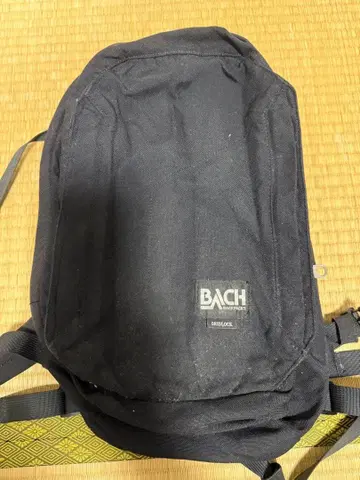 BACH 블랙 GRIDLOCK 20L 백팩