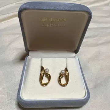MIKIMOTO 골드톤 펄 장식 귀찌