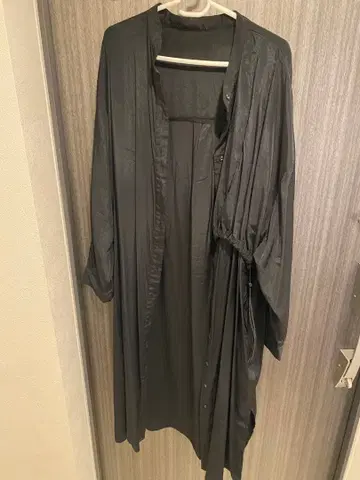 블랙 롱 셔츠 긴팔 버튼 포함