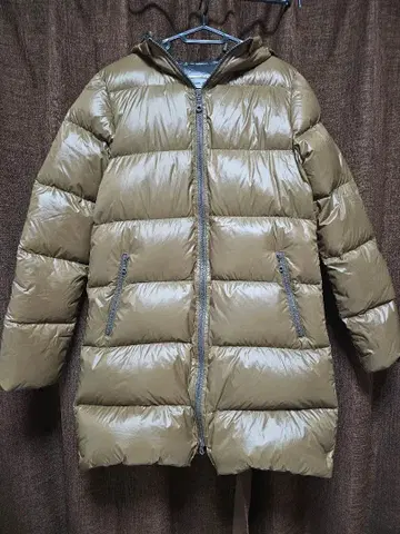놈브르 임페어 카키색 후드 부착 롱 다운 자켓 다운 코트