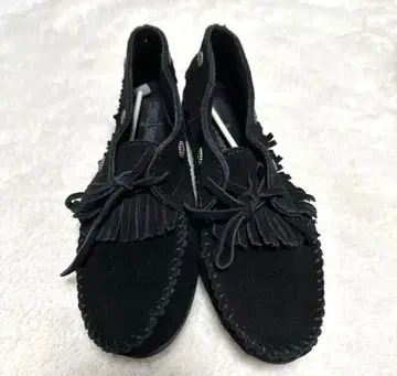 새상품 MINNETONKA 530 프린지 모카신 블랙 24.5~25.0