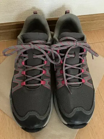 mont-bell GORE-TEX 트레킹 슈즈 그레이/핑크