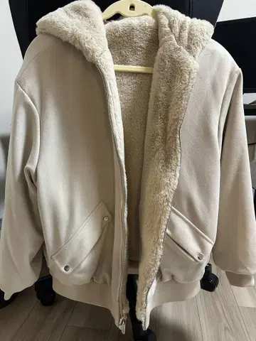 플리스 후드 부착 자켓 베이지