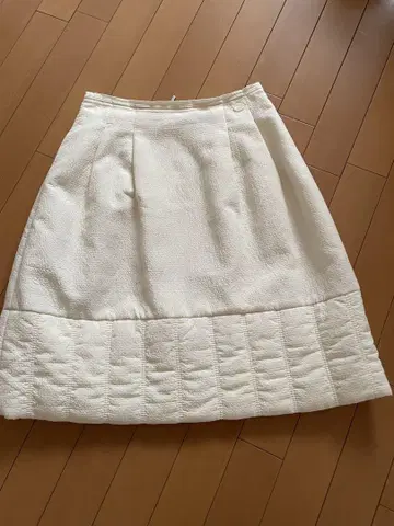 FOXEY 화이트 무릎 기장 스커트