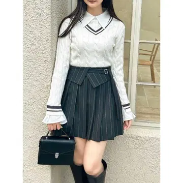 dazzlin 스트라이프 플리츠 미니 스커트