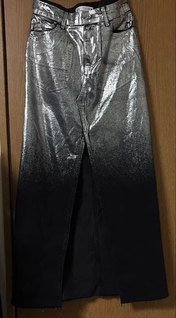 ZARA 블랙 x 실버 데님 스커트