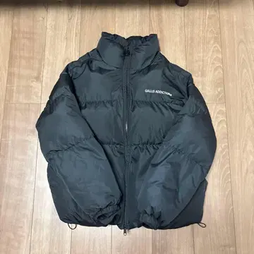 GALLIS ADDICTION 블랙 다운 자켓