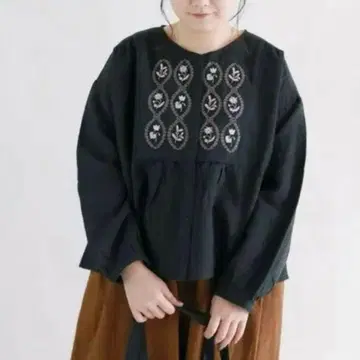 새상품급 사만사 모스모스 마카베 앨리스 자수 블라우스