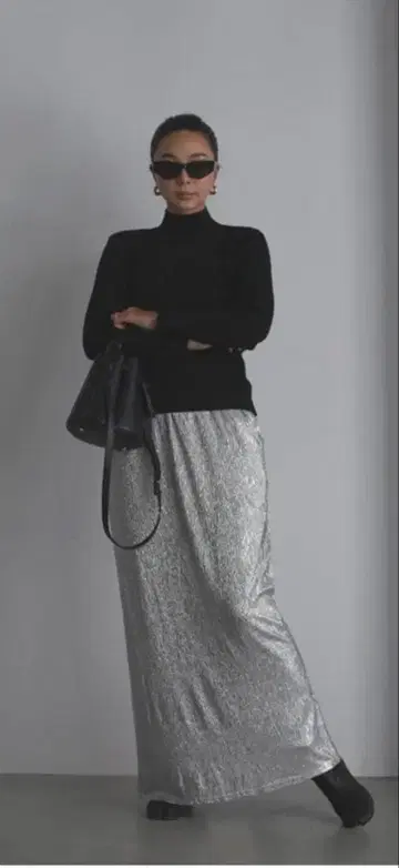 새상품 room306 Glitter Narrow Skirt SILVER