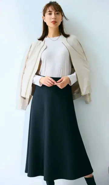 택 포함 새상품 BEAUTY FORM JERSEY 세미 플레어 스커트
