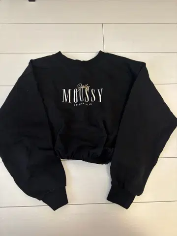 Moussy 크롭 기장 풀오버