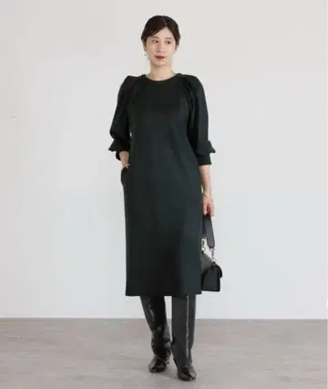 베르메이유 페예나 스무스 퍼프 슬리브 원피스 블랙