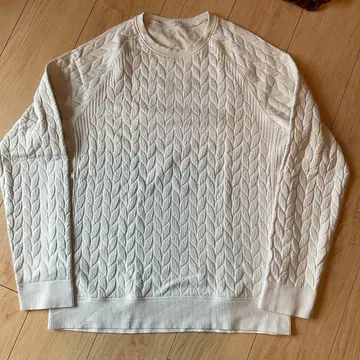 (20) Engineered Warmth Cable-Knit Crew