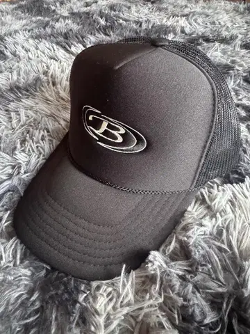 BOARD BREAKER B LOGOTRUCKER CAP BLACK