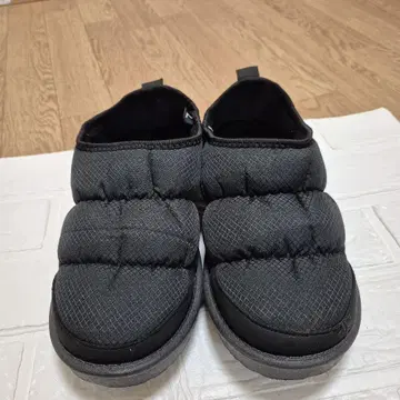 블랙 퀼팅 슬립온