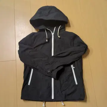 MACPHEE 후드 부착 블랙 마운틴 파카