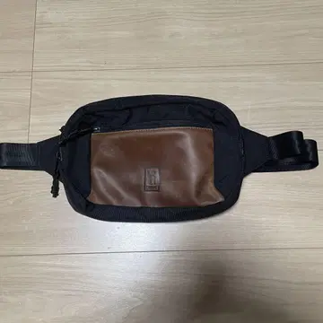 [ 레어 ] CHROME ZIPTOP WAIST PACK 가죽