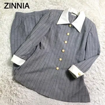 ZINNIA 그레이 컬러 스트라이프 패턴 스커트 셋업 옷깃 탈부착 가능