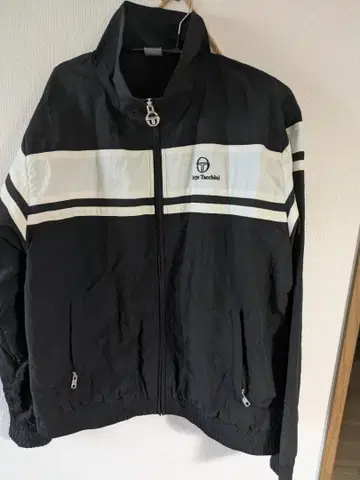 Sergio Tacchini 나일론 자켓 L사이즈 블랙/화이트