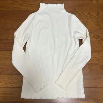 카프리슈 마쥬 하이넥 티셔츠