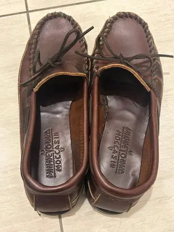 Minnetonka 모카신 브라운