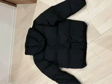 블랙 다운 자켓 후드 부착