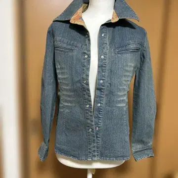 데님 자켓 플라워 카라 부착