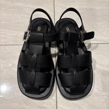 로데스코 구르카 샌들 블랙