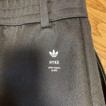 HYKE 아디다스 오리지널스 타이트 스커트 블랙