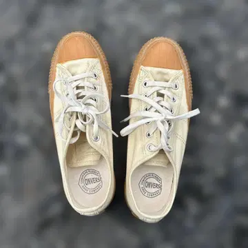 CONVERSE 크림색 스니커즈 24cm